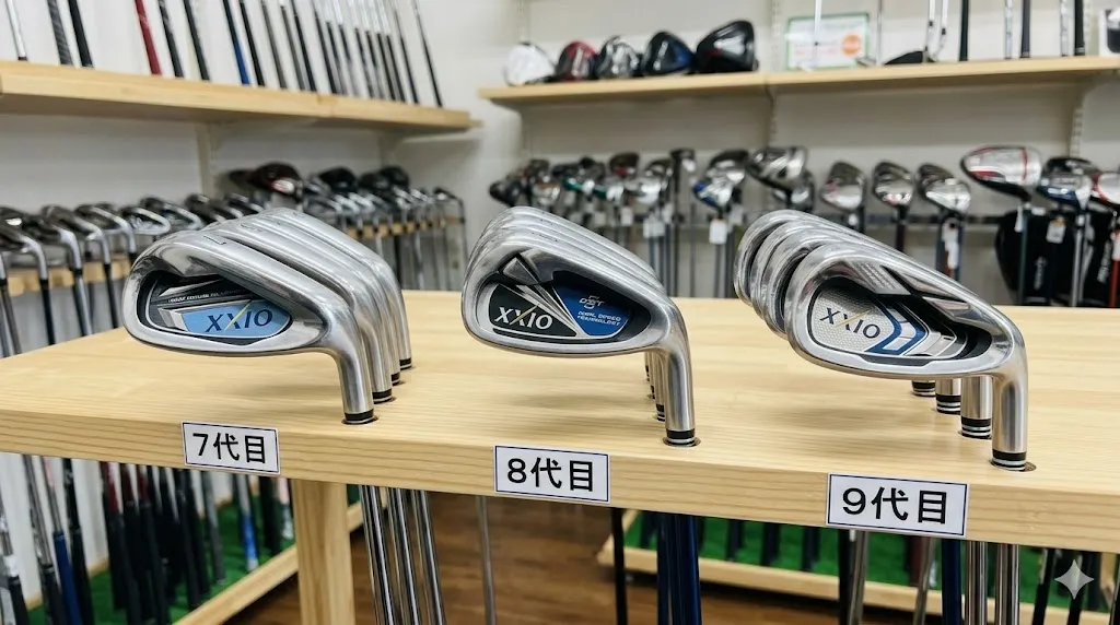 中古ゴルフショップの棚に並ぶ歴代のゼクシオアイアンセット。7代目、8代目、9代目モデルが順番に並んでおり、それぞれの名器としての価値を伝えている。